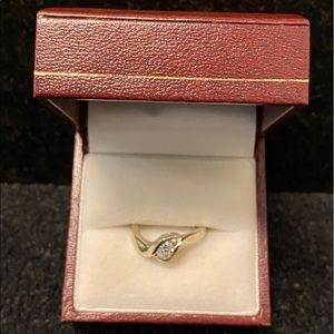 14K White Gold 1/3 Carat Diamond Right-Hand Ring